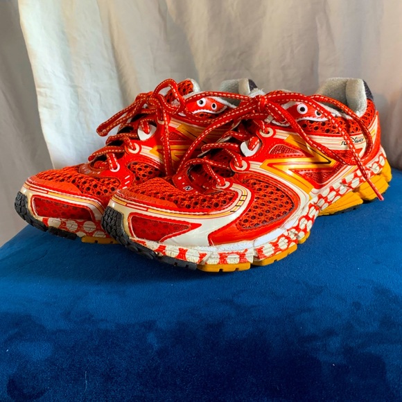 New Balance Shoes - Women's New Balance Run Disney Minnie Mouse Running Shoes